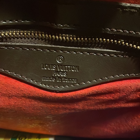 Need a little cleaning and a longer band but in good condition - Picture 2 of 2